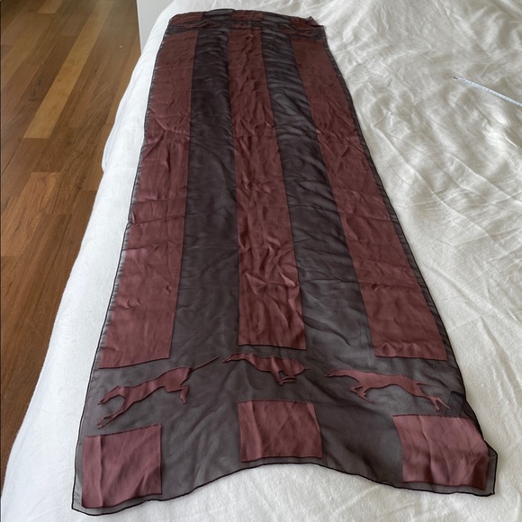 Trussardi Elegant Mauve and Black Scarf - Picture 4 of 4